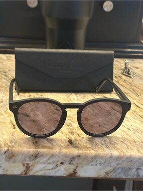 Privé Revaux Women's Black Round Sunglasses - Smoke Lenses